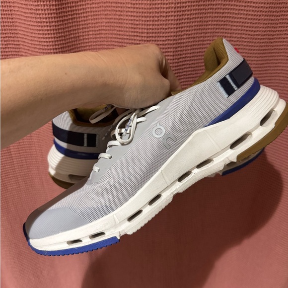 On Women's Cloudnova Form 2 Shoes - Silver/Silver - Picture 10 of 11